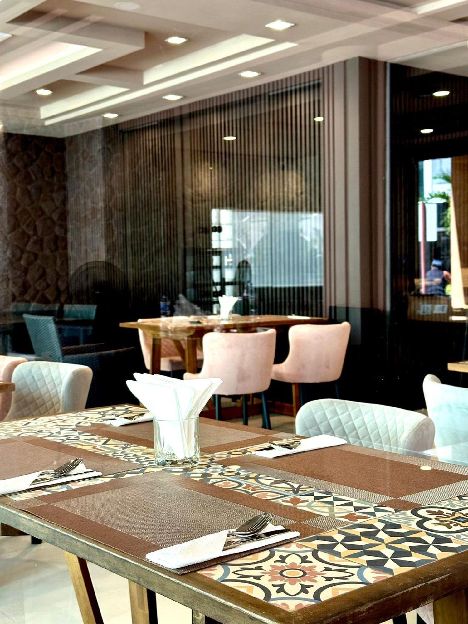 Grand Orlov Apart Hotel Patong Екстер'єр фото