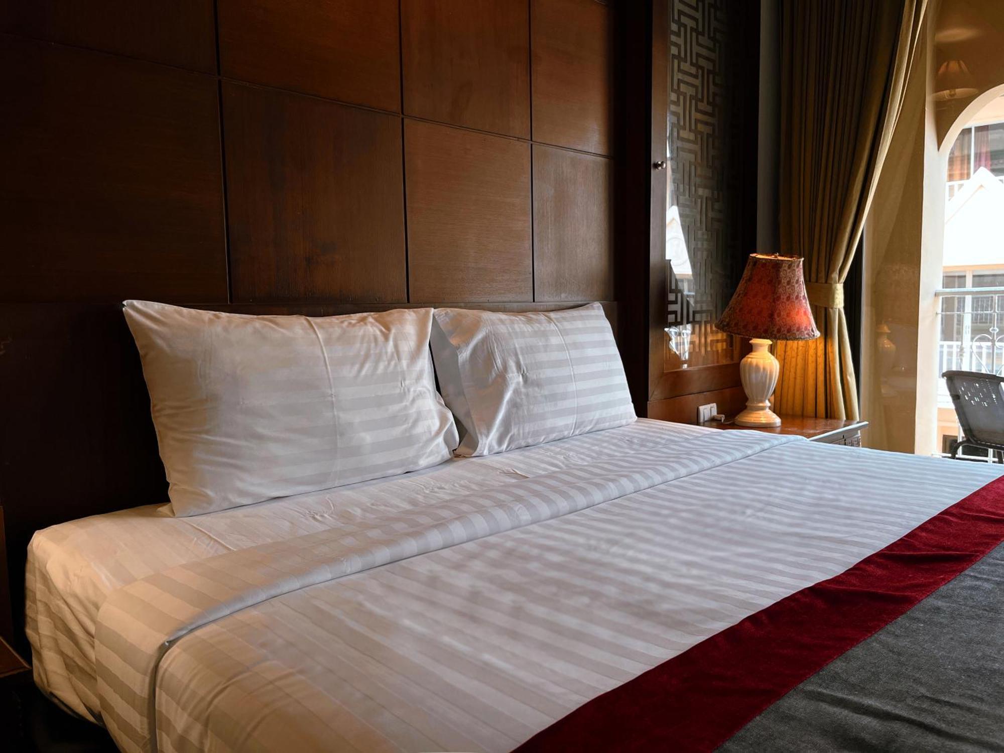 Grand Orlov Apart Hotel Patong Екстер'єр фото
